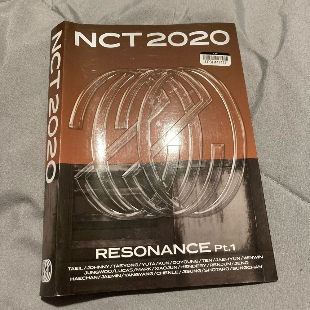 NCT Resonance Part 1 CD and Lyric book! Brand New